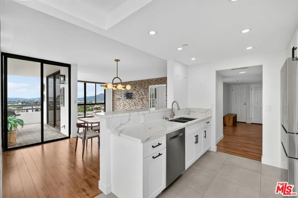343 Pioneer Drive #1205 Glendale, CA 91203