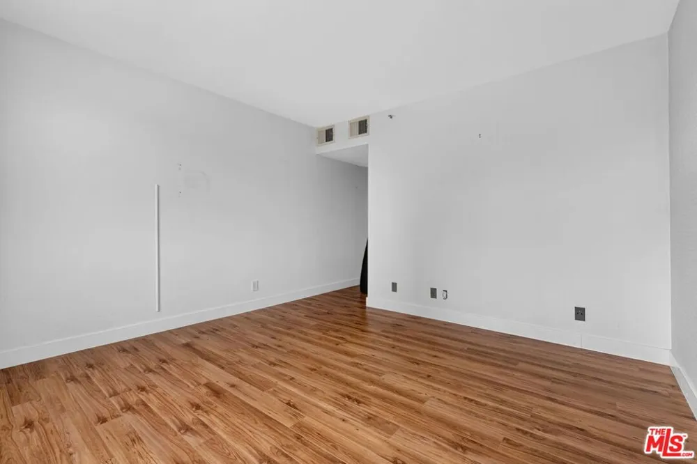 343 Pioneer Drive #1205 Glendale, CA 91203