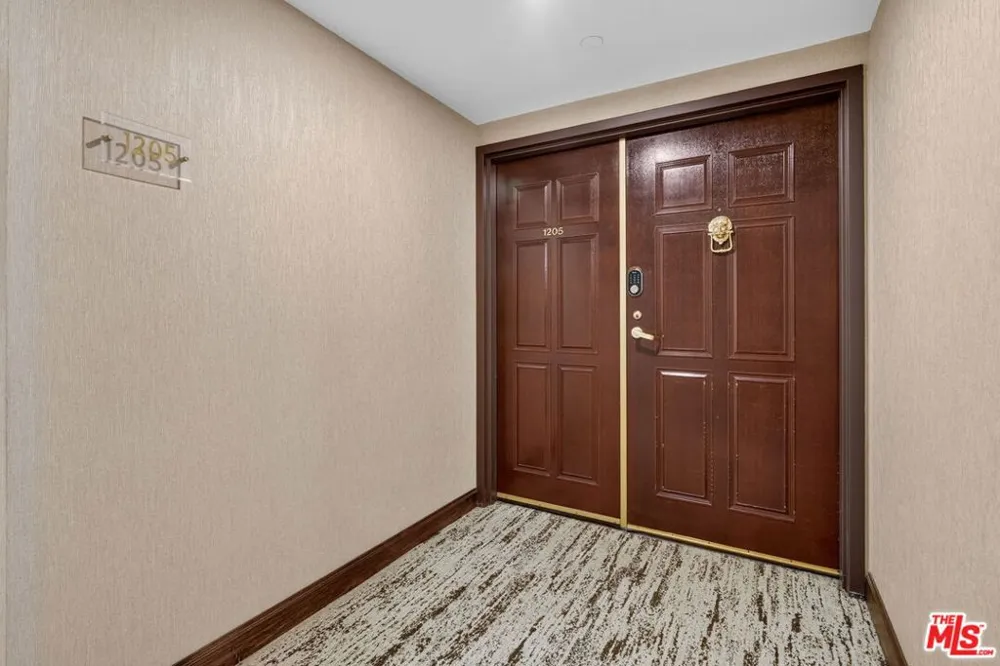 343 Pioneer Drive #1205 Glendale, CA 91203