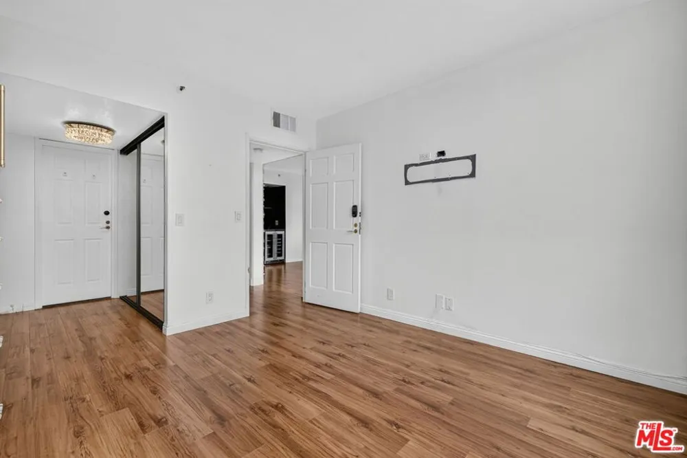 343 Pioneer Drive #1205 Glendale, CA 91203