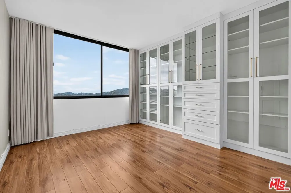 343 Pioneer Drive #1205 Glendale, CA 91203