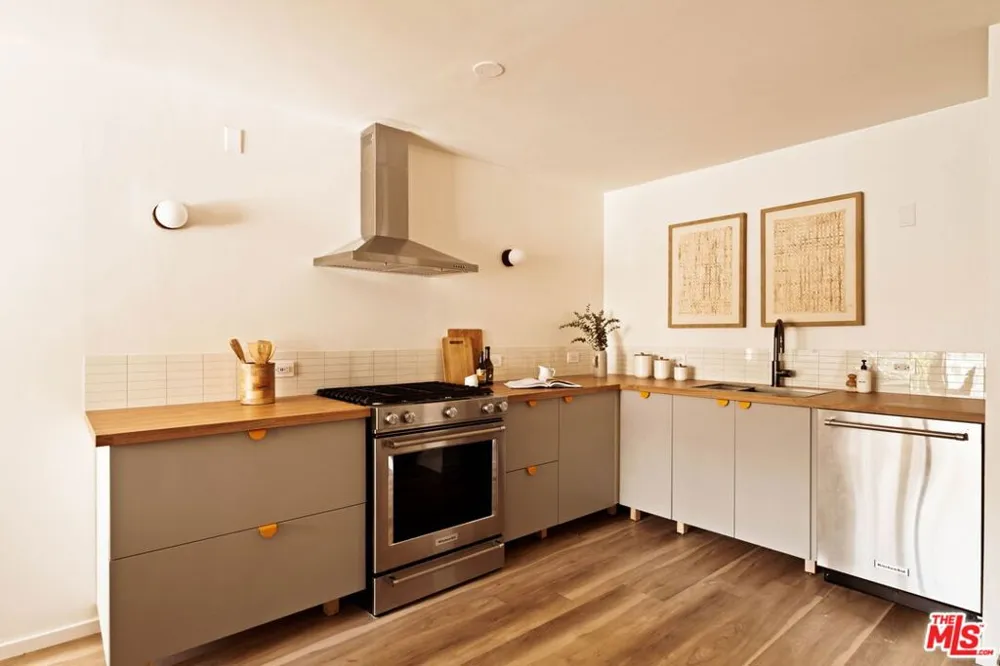 1942 Grace Avenue #118 Los Angeles, CA 90068