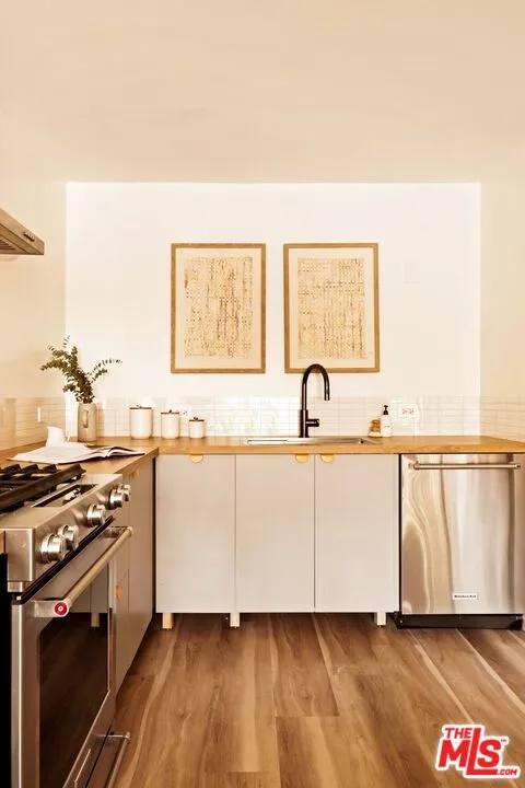 1942 Grace Avenue #118 Los Angeles, CA 90068