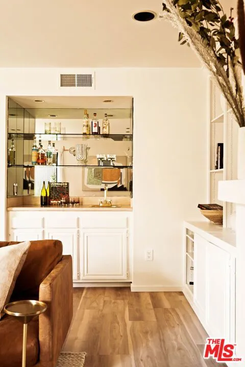 1942 Grace Avenue #118 Los Angeles, CA 90068