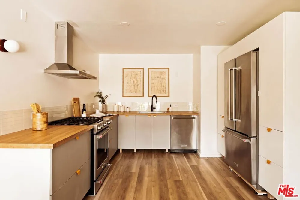 1942 Grace Avenue #118 Los Angeles, CA 90068