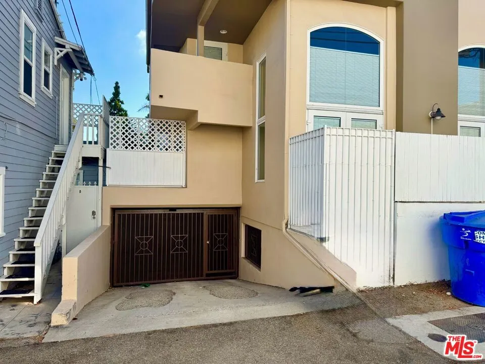 1247 23rd Street #D Santa Monica, CA 90404