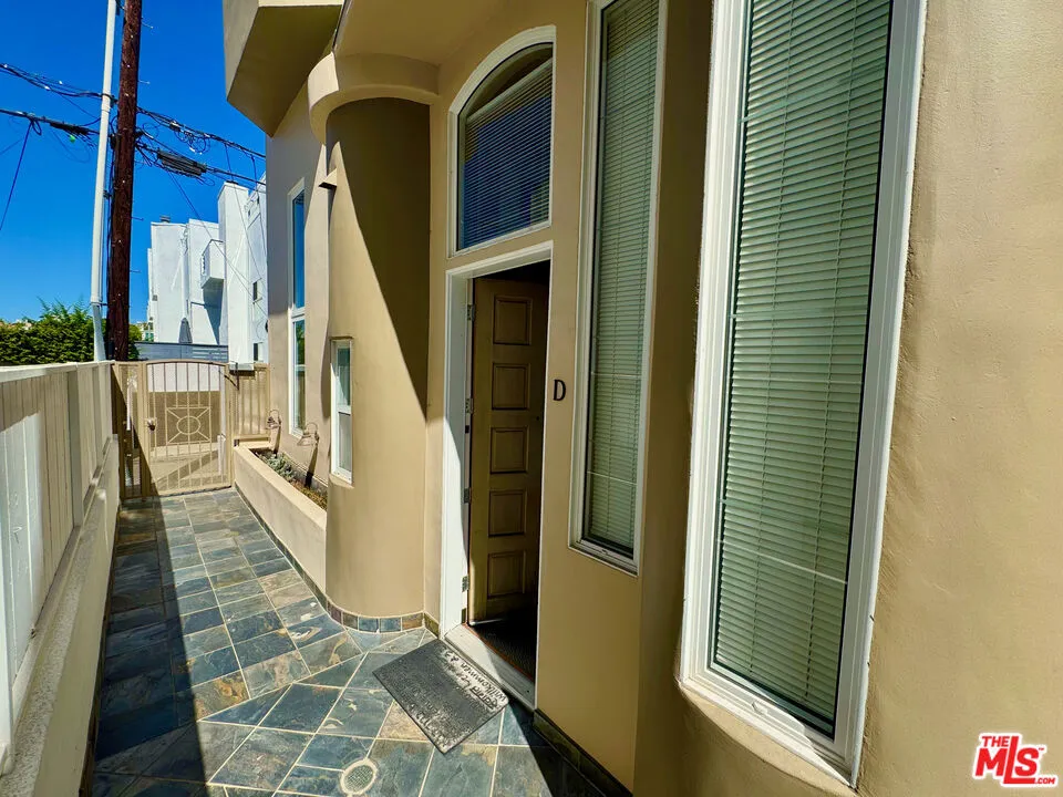 1247 23rd Street #D Santa Monica, CA 90404