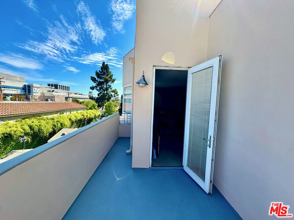 1247 23rd Street #D Santa Monica, CA 90404