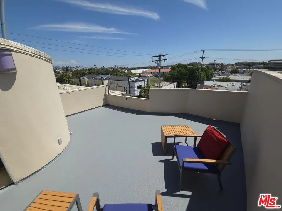 1247 23rd Street #D Santa Monica, CA 90404