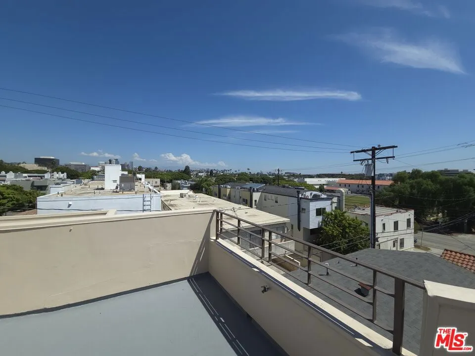 1247 23rd Street #D Santa Monica, CA 90404