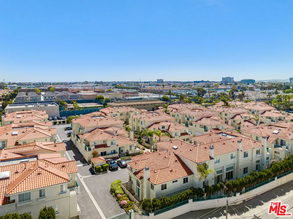 4489 Spencer Street #330 Torrance, CA 90503