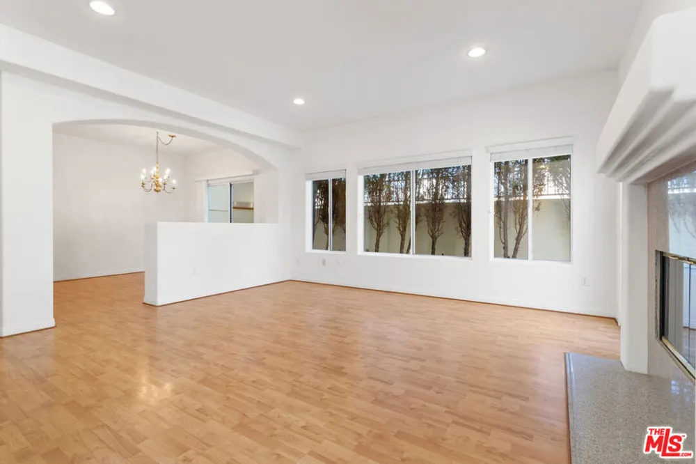 4489 Spencer Street #330 Torrance, CA 90503