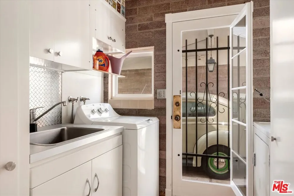 940 Camino Viejo Santa Barbara, CA 93108