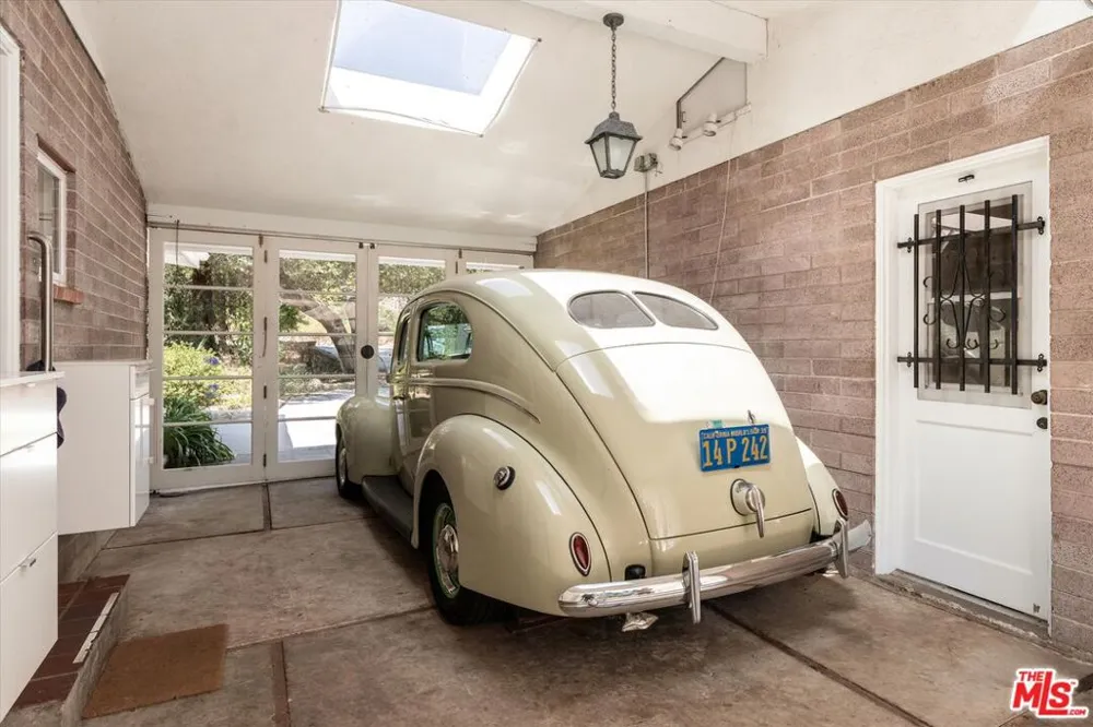 940 Camino Viejo Santa Barbara, CA 93108