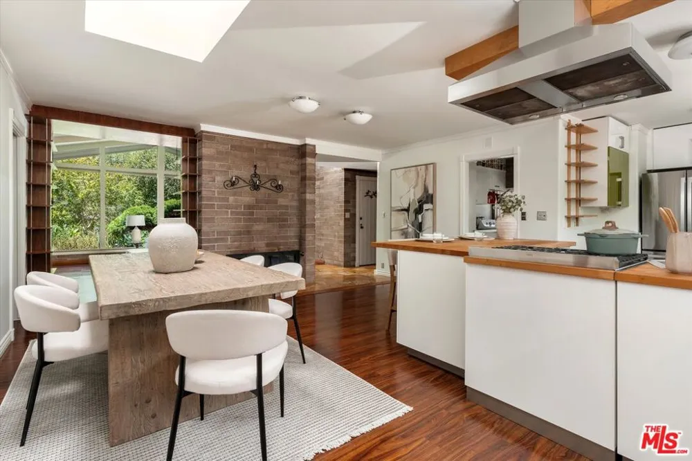 940 Camino Viejo Santa Barbara, CA 93108