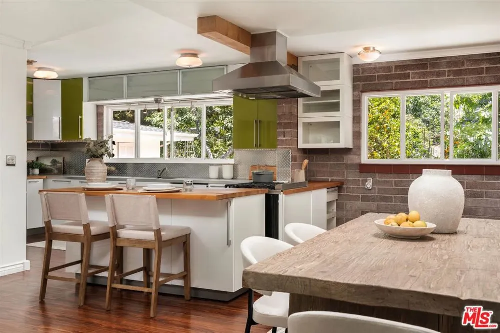 940 Camino Viejo Santa Barbara, CA 93108