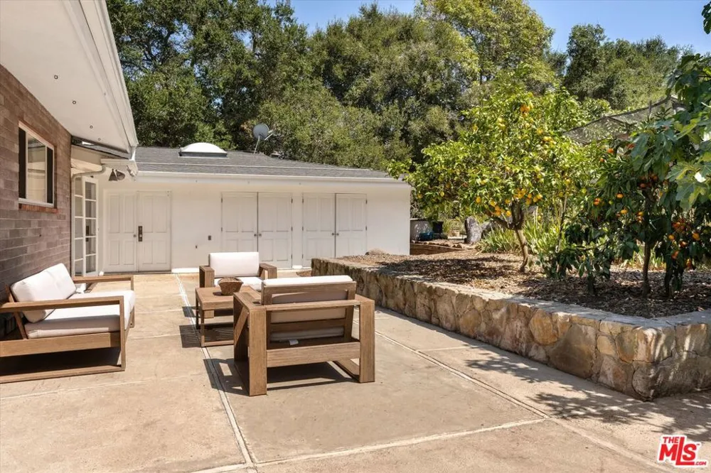 940 Camino Viejo Santa Barbara, CA 93108
