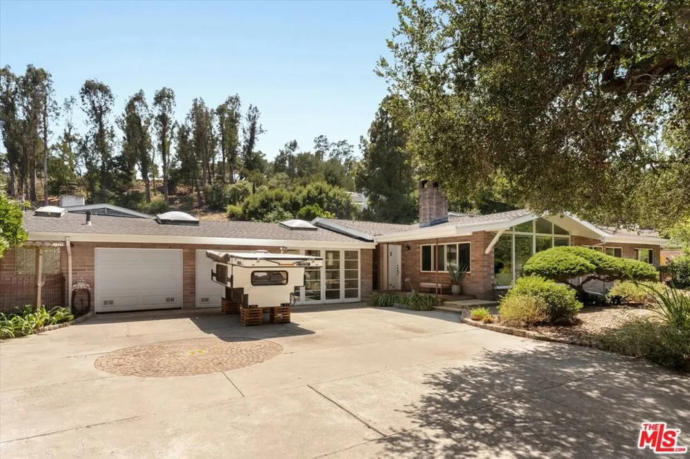 940 Camino Viejo Santa Barbara, CA 93108