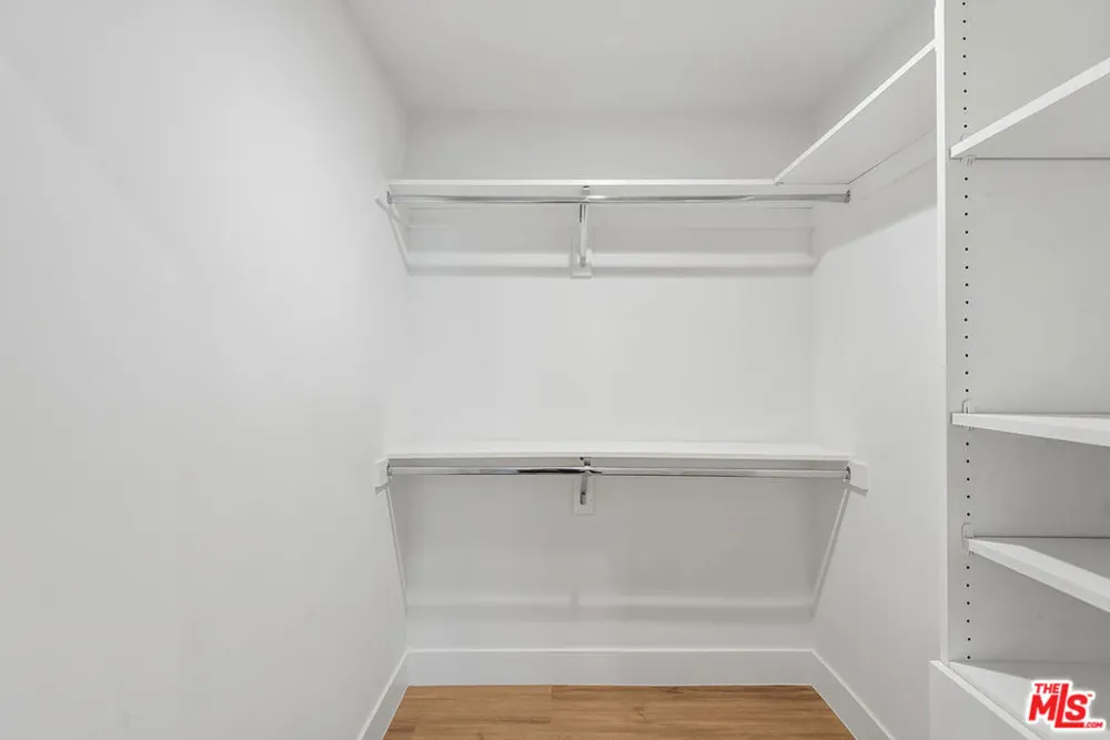 1906 Overland Avenue #204 Los Angeles, CA 90025