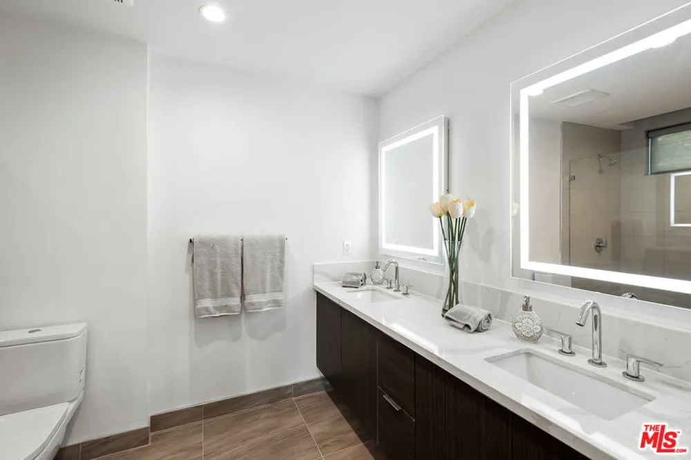 1906 Overland Avenue #204 Los Angeles, CA 90025