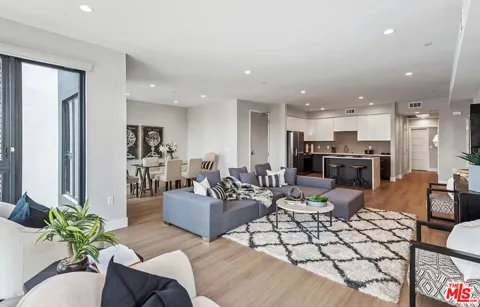 1906 Overland Avenue #201