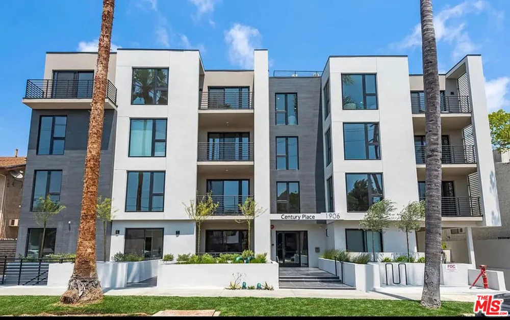 1906 Overland Avenue #201 Los Angeles, CA 90025
