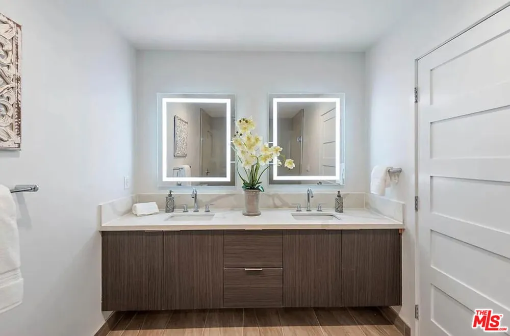 1906 Overland Avenue #201 Los Angeles, CA 90025