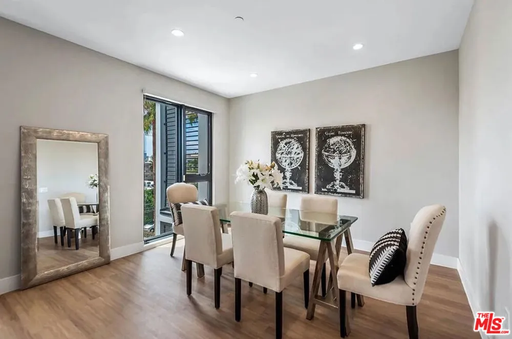 1906 Overland Avenue #201 Los Angeles, CA 90025