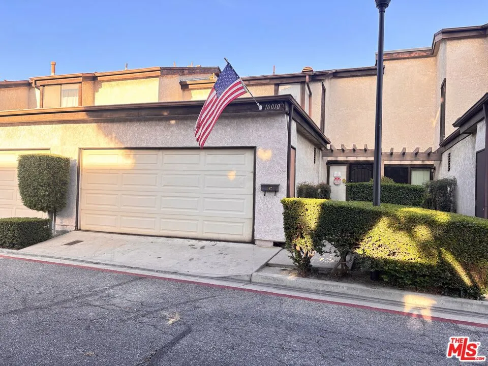 10010 Aspen Circle Santa Fe Springs, CA 90670