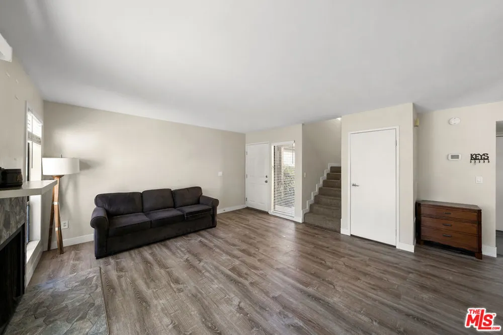 10010 Aspen Circle Santa Fe Springs, CA 90670