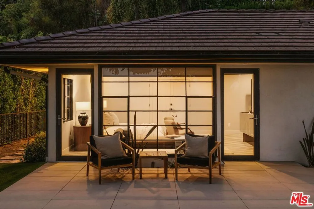 10122 Sunbrook Drive Los Angeles, CA 90210
