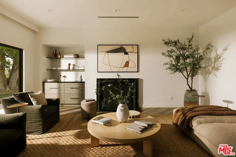 10122 Sunbrook Drive Los Angeles, CA 90210
