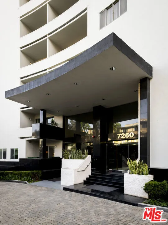 7250 Franklin Avenue #903 Los Angeles, CA 90046
