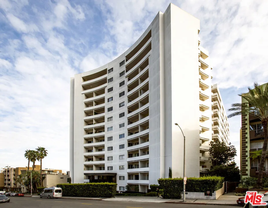 7250 Franklin Avenue #903 Los Angeles, CA 90046