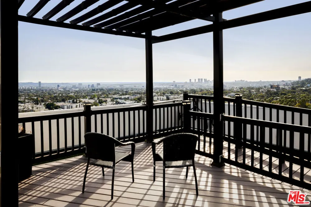 7250 Franklin Avenue #903 Los Angeles, CA 90046
