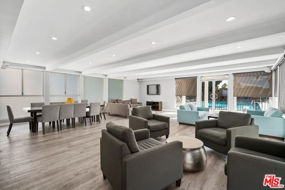 7250 Franklin Avenue #903 Los Angeles, CA 90046