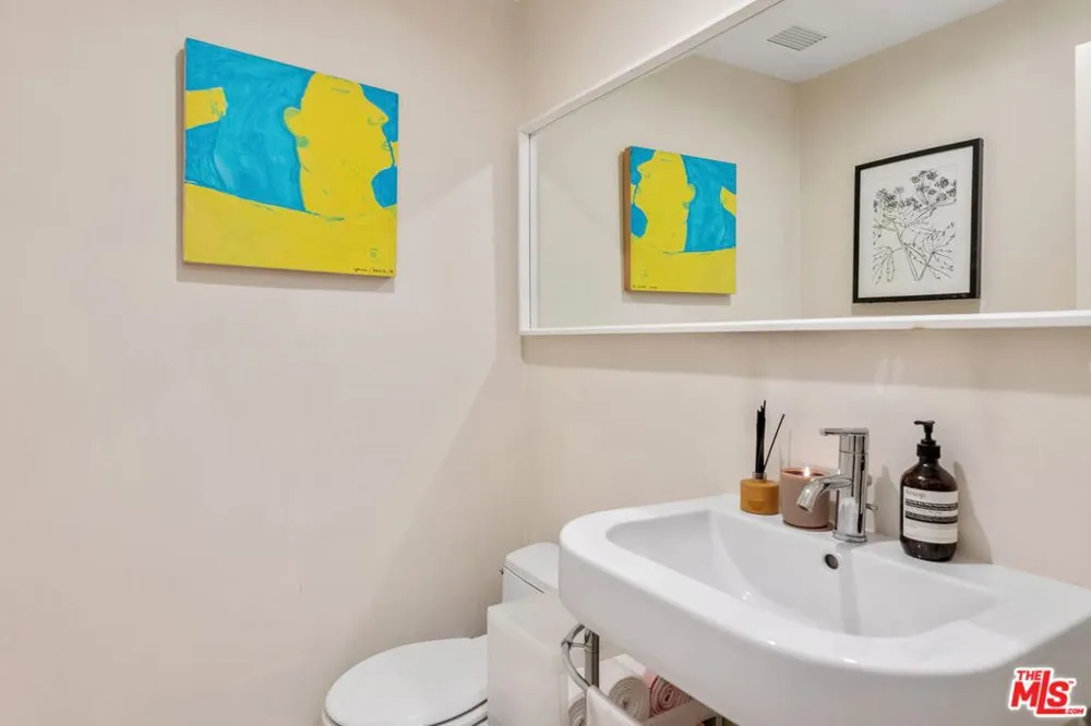 7250 Franklin Avenue #903 Los Angeles, CA 90046
