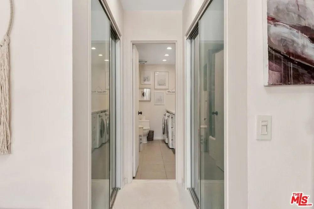 7250 Franklin Avenue #903 Los Angeles, CA 90046