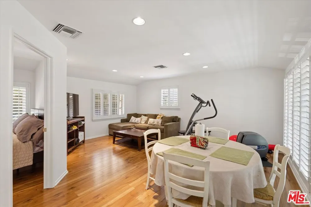 9830 Beeson Drive Los Angeles, CA 90210