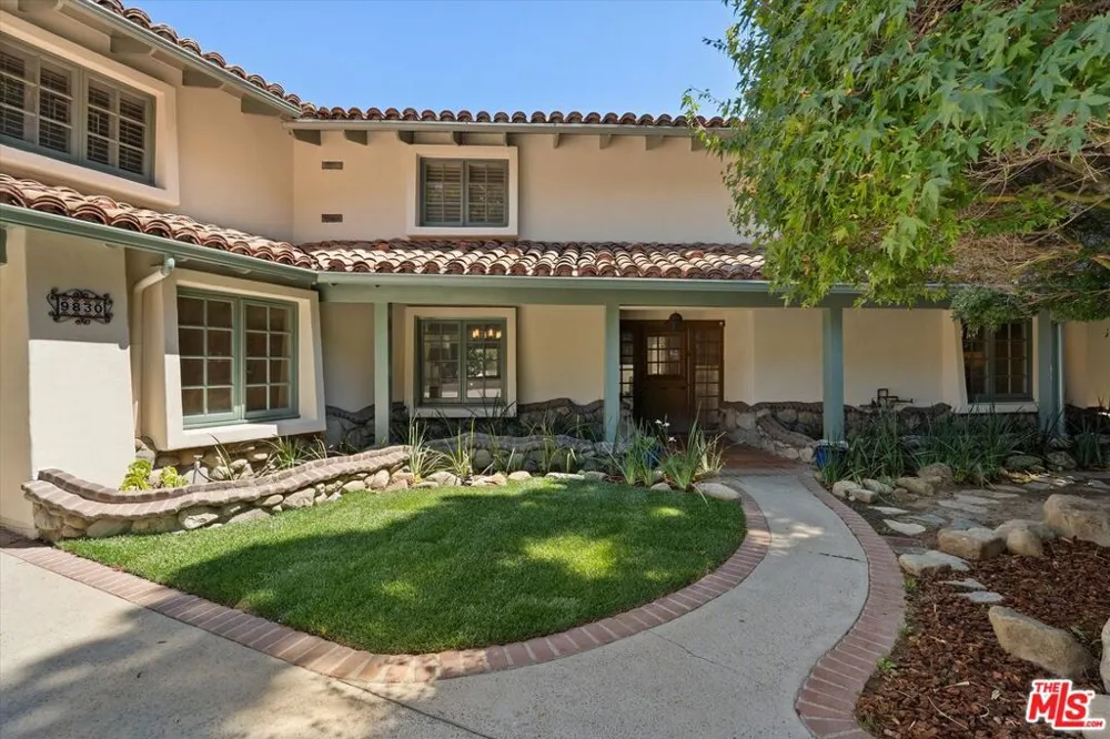 9830 Beeson Drive Los Angeles, CA 90210
