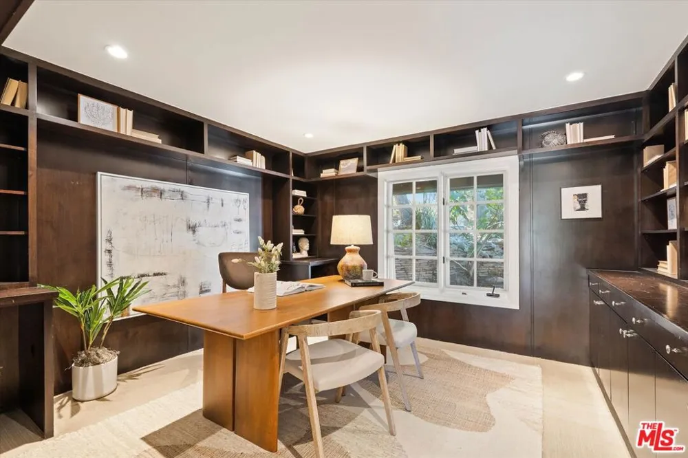 9830 Beeson Drive Los Angeles, CA 90210
