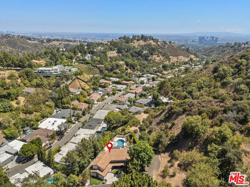 9830 Beeson Drive Los Angeles, CA 90210