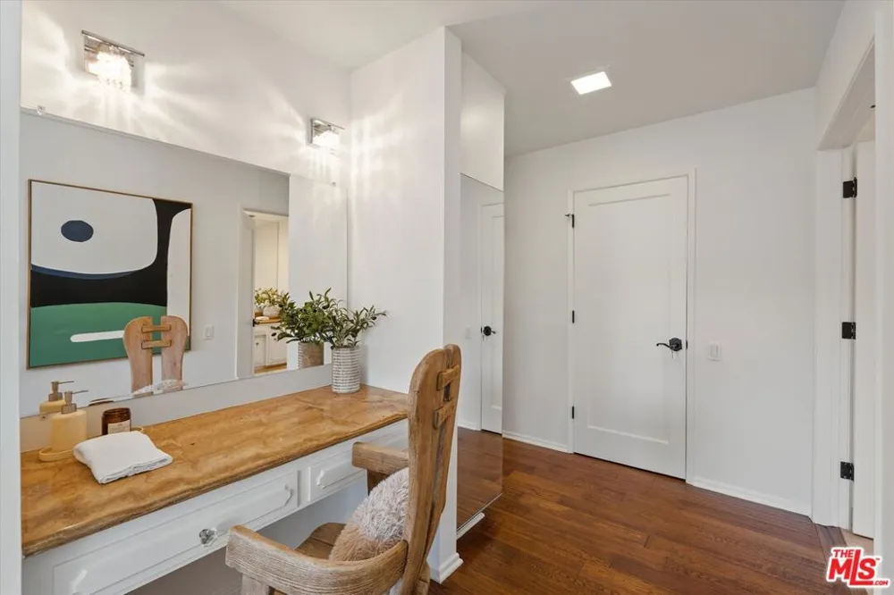 9830 Beeson Drive Los Angeles, CA 90210