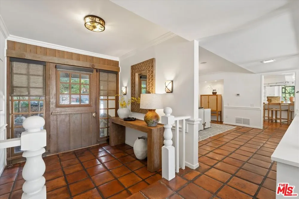 9830 Beeson Drive Los Angeles, CA 90210