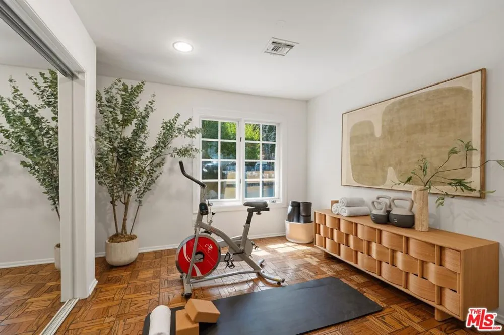 9830 Beeson Drive Los Angeles, CA 90210