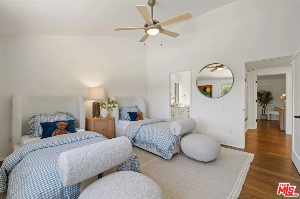 9830 Beeson Drive Los Angeles, CA 90210