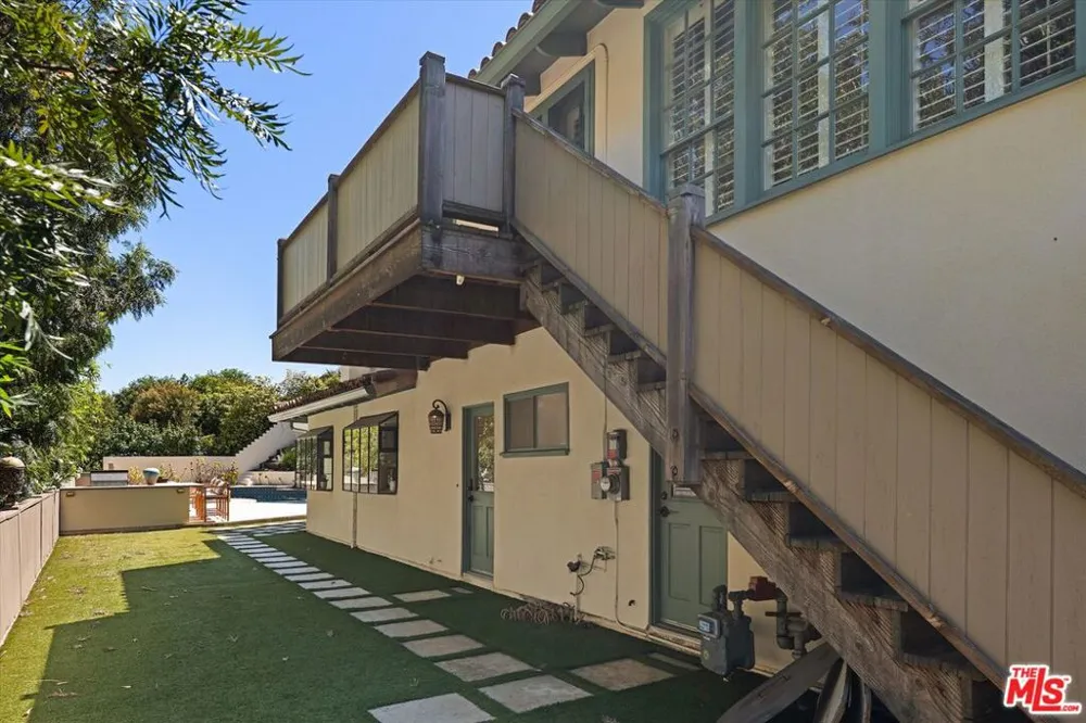 9830 Beeson Drive Los Angeles, CA 90210