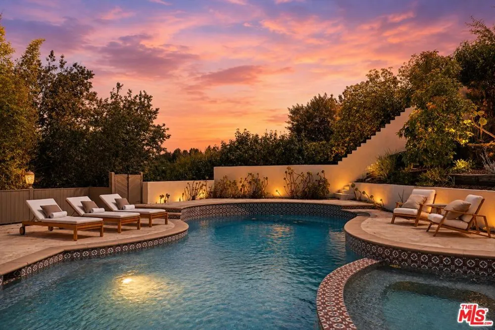 9830 Beeson Drive Los Angeles, CA 90210