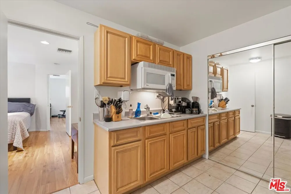 9830 Beeson Drive Los Angeles, CA 90210