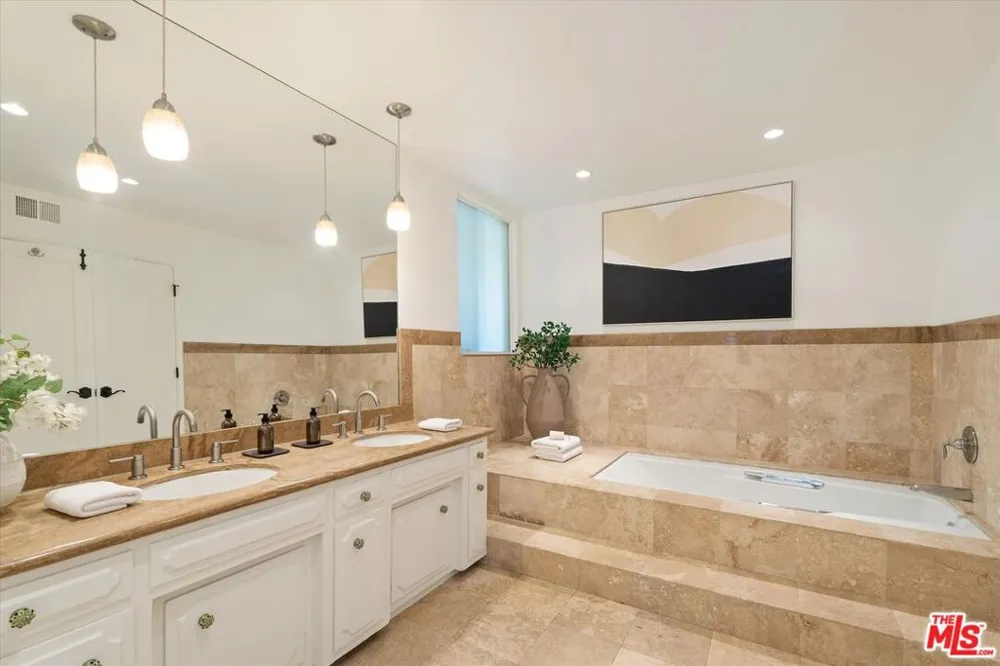 9830 Beeson Drive Los Angeles, CA 90210